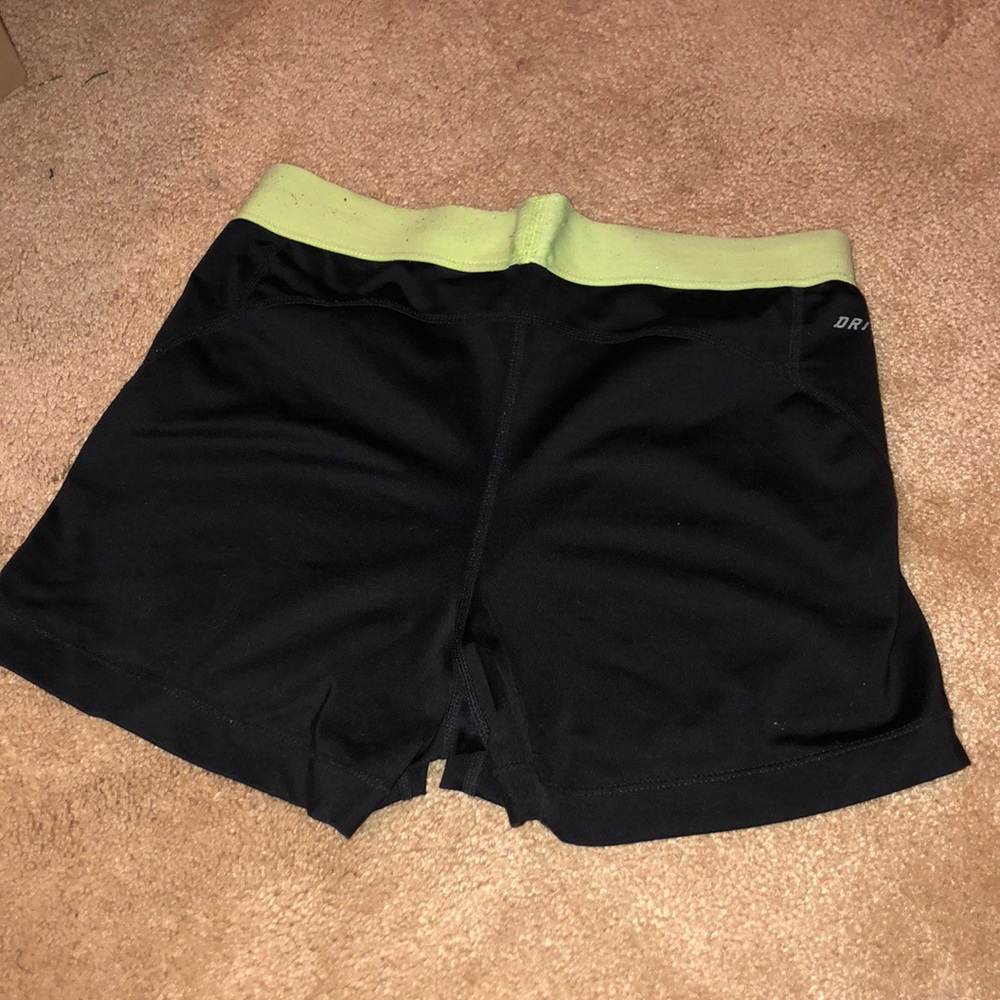 bundle of used nike pro shorts - Picture 5 of 8